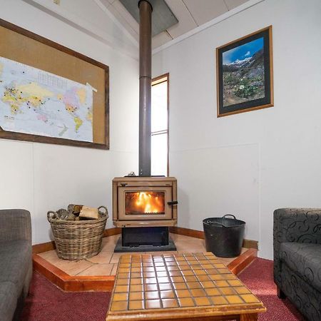 Lone Moose Backpackers Hostel Te Anau Buitenkant foto