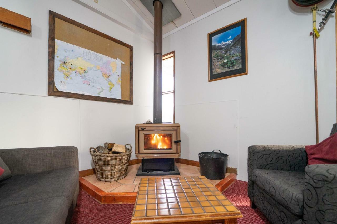 Lone Moose Backpackers Hostel Te Anau Buitenkant foto