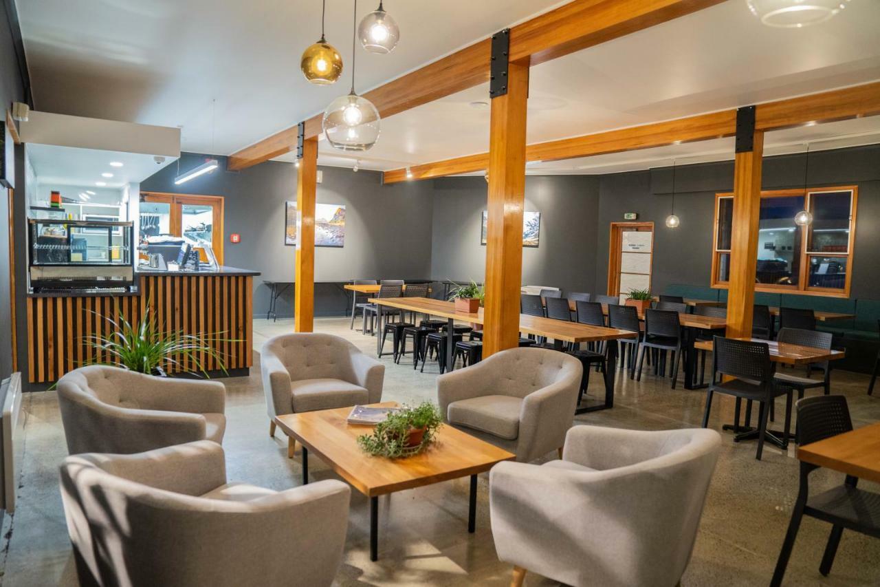 Lone Moose Backpackers Hostel Te Anau Buitenkant foto