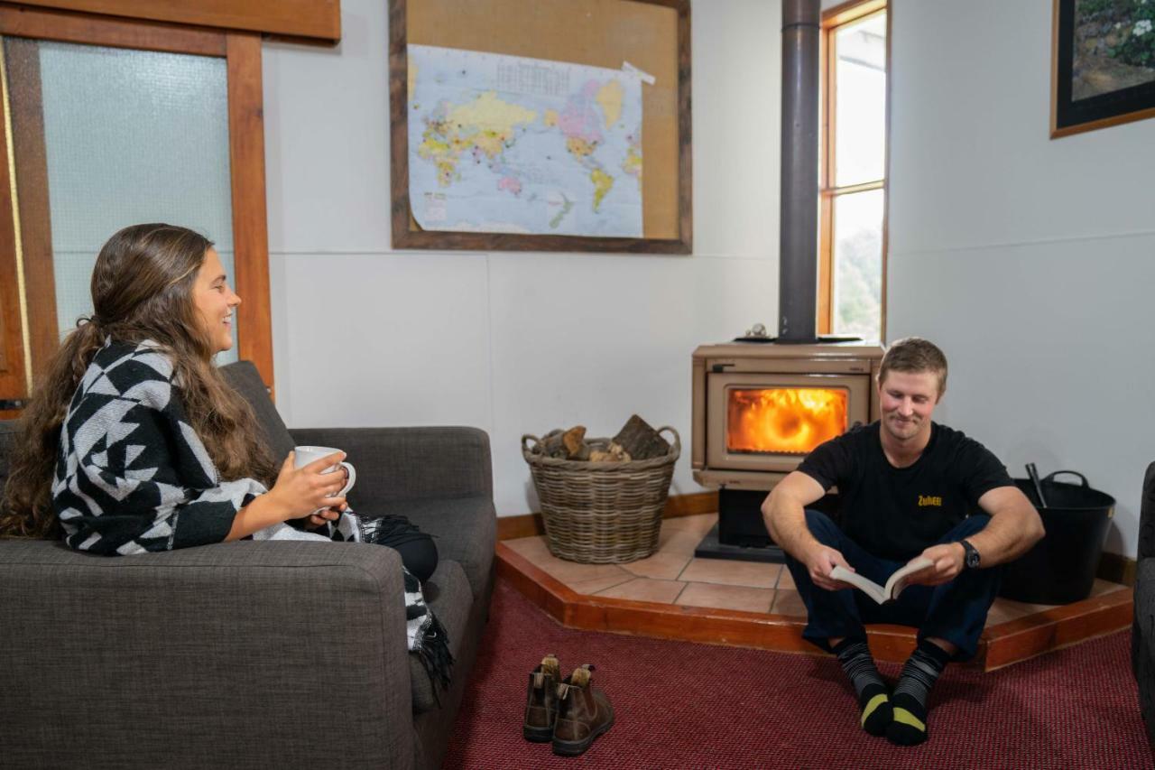 Lone Moose Backpackers Hostel Te Anau Buitenkant foto